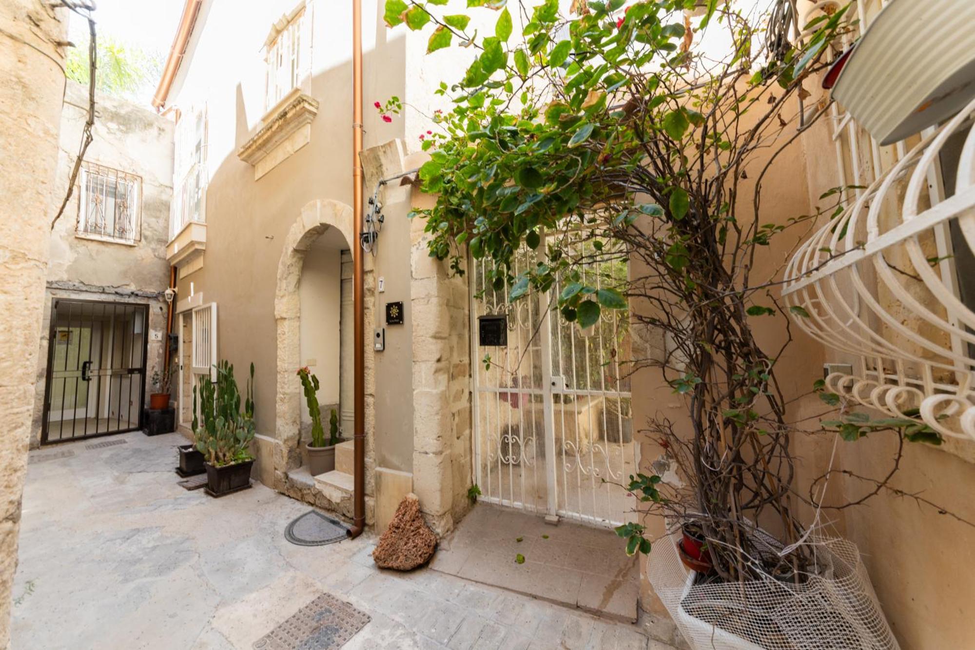 Dolce Rame Ortigia Apartment Syracuse Exterior photo